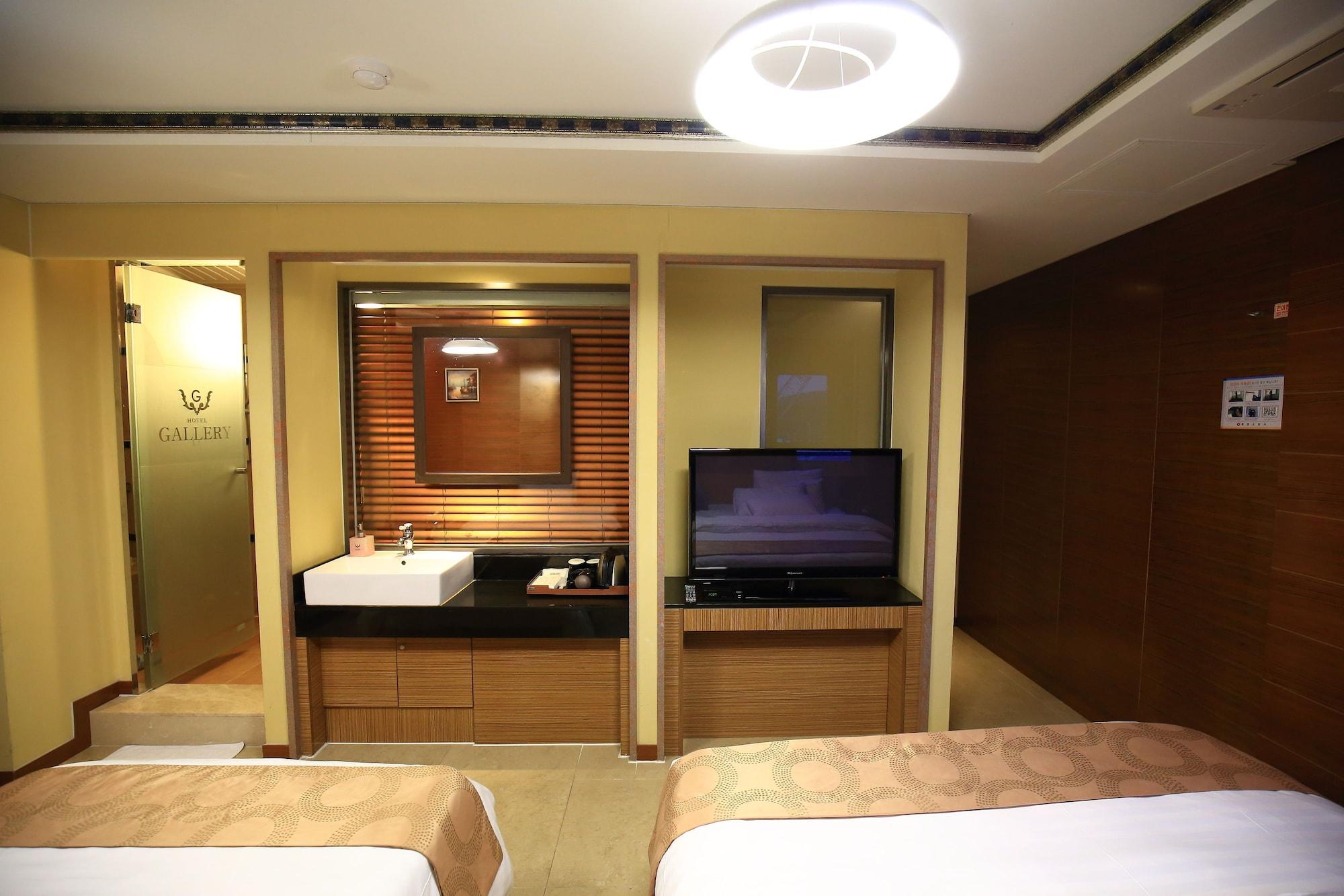 Gallery Tourist Hotel Tongyeong Eksteriør billede
