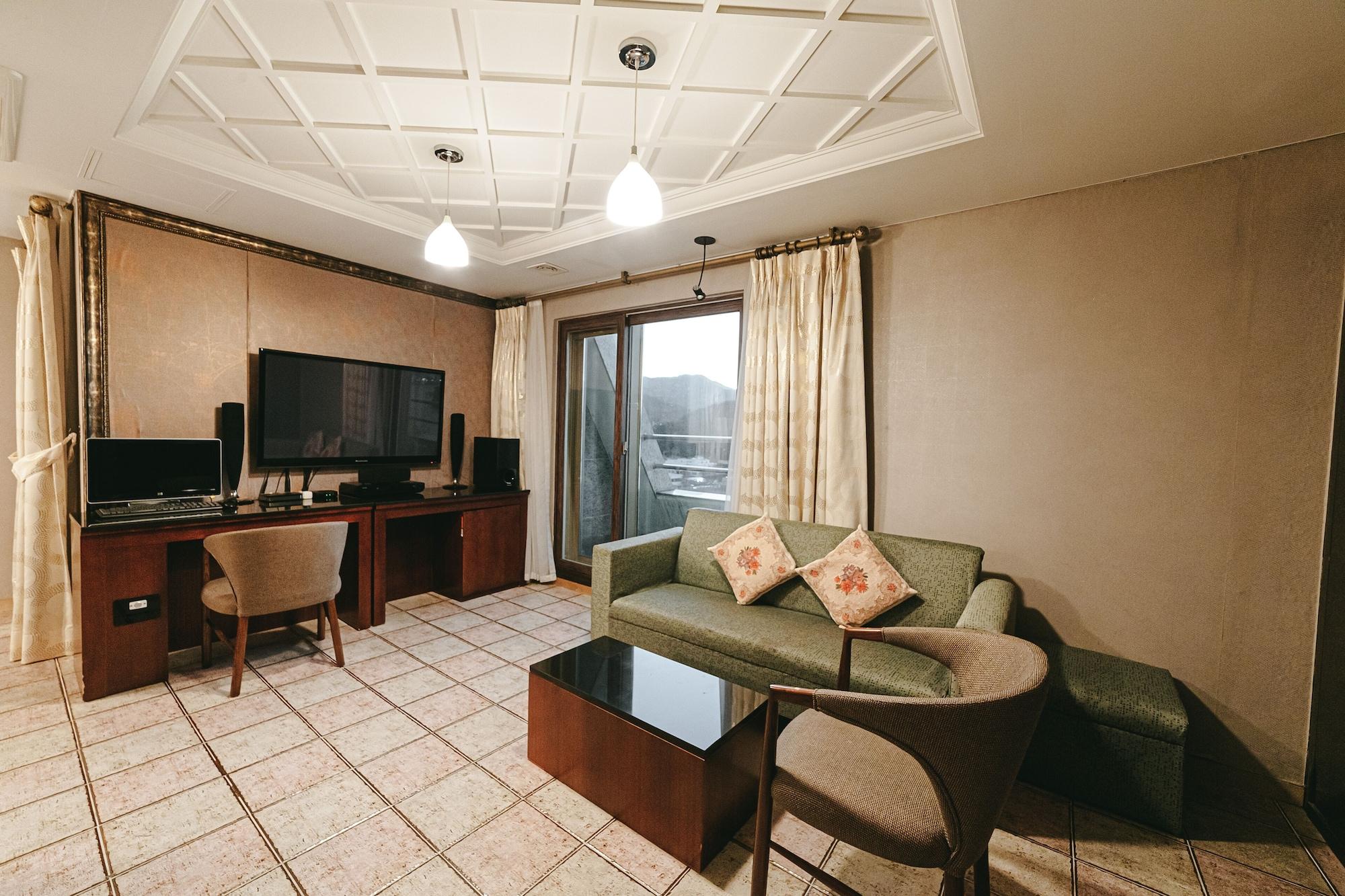 Gallery Tourist Hotel Tongyeong Eksteriør billede