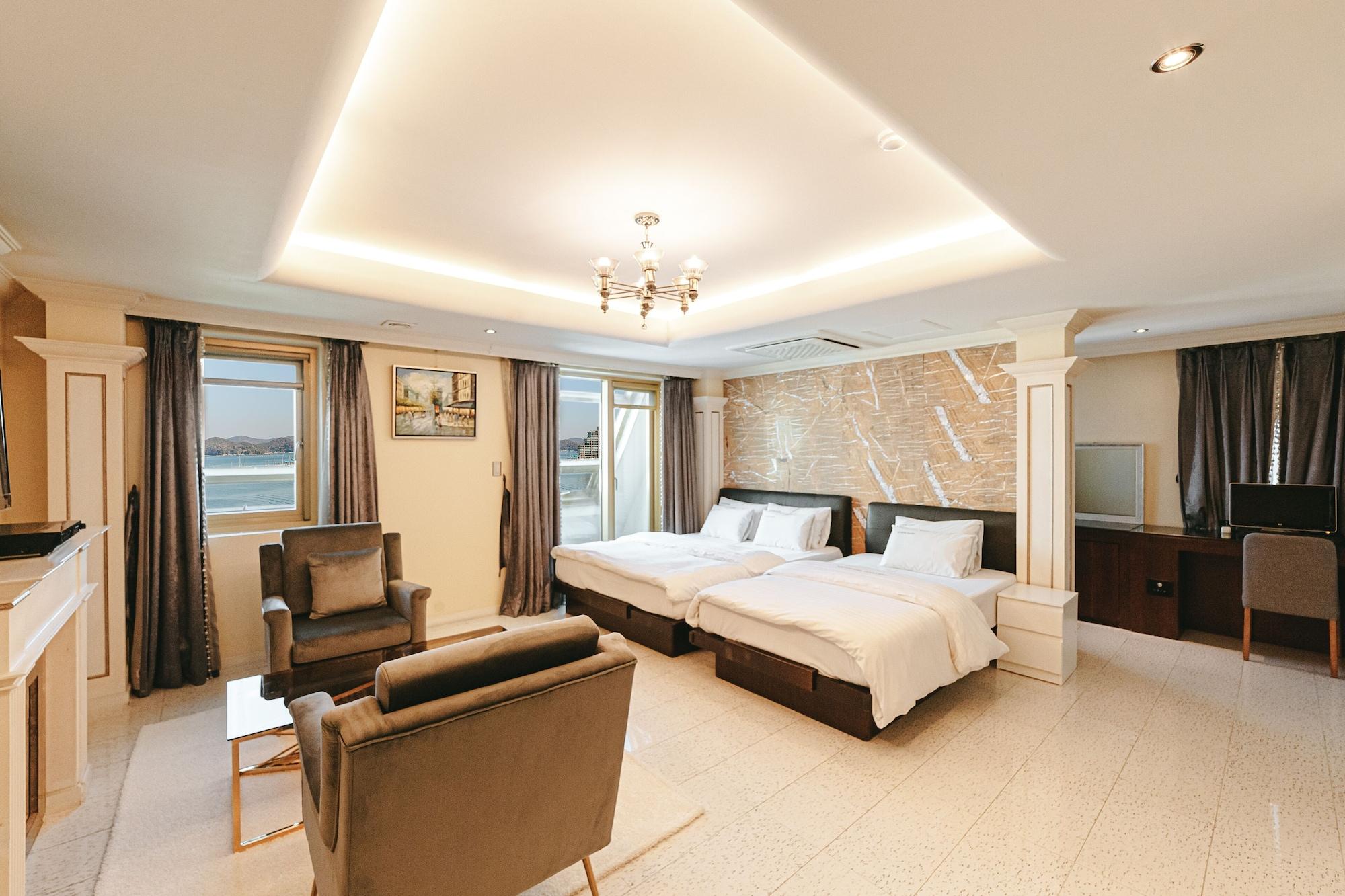 Gallery Tourist Hotel Tongyeong Eksteriør billede