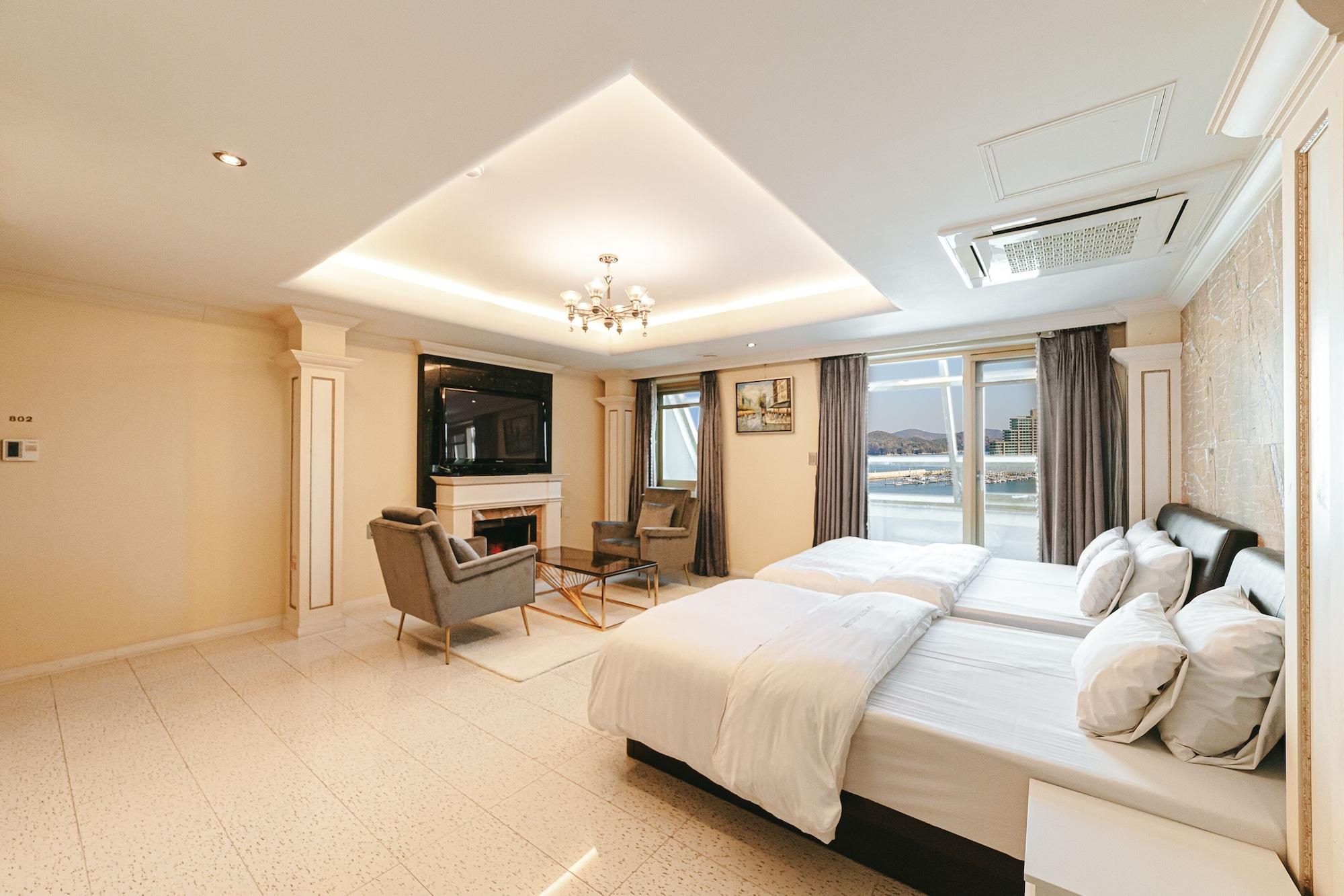 Gallery Tourist Hotel Tongyeong Eksteriør billede