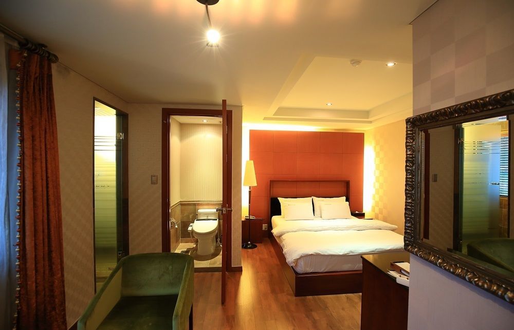 Gallery Tourist Hotel Tongyeong Eksteriør billede
