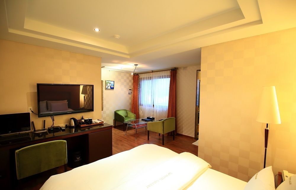 Gallery Tourist Hotel Tongyeong Eksteriør billede
