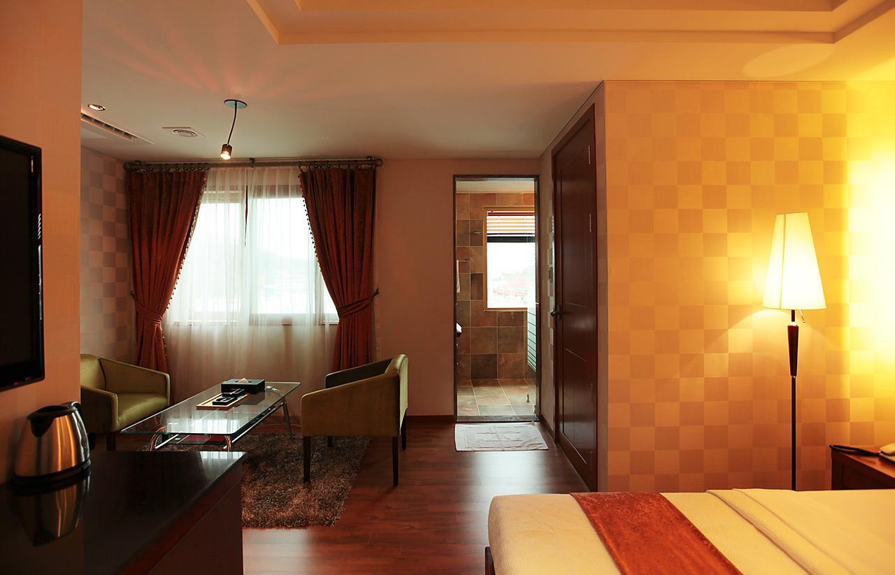 Gallery Tourist Hotel Tongyeong Eksteriør billede