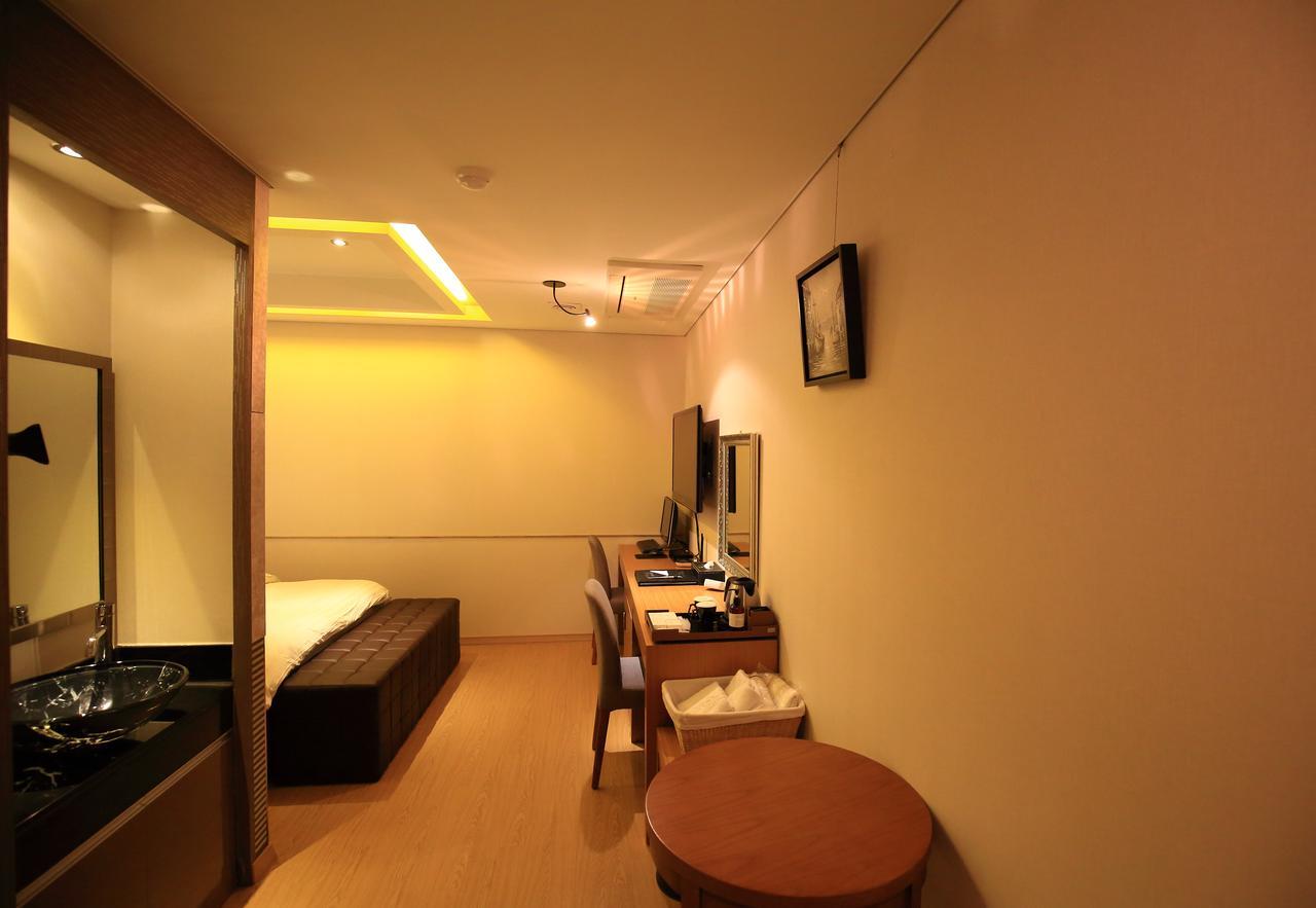 Gallery Tourist Hotel Tongyeong Eksteriør billede