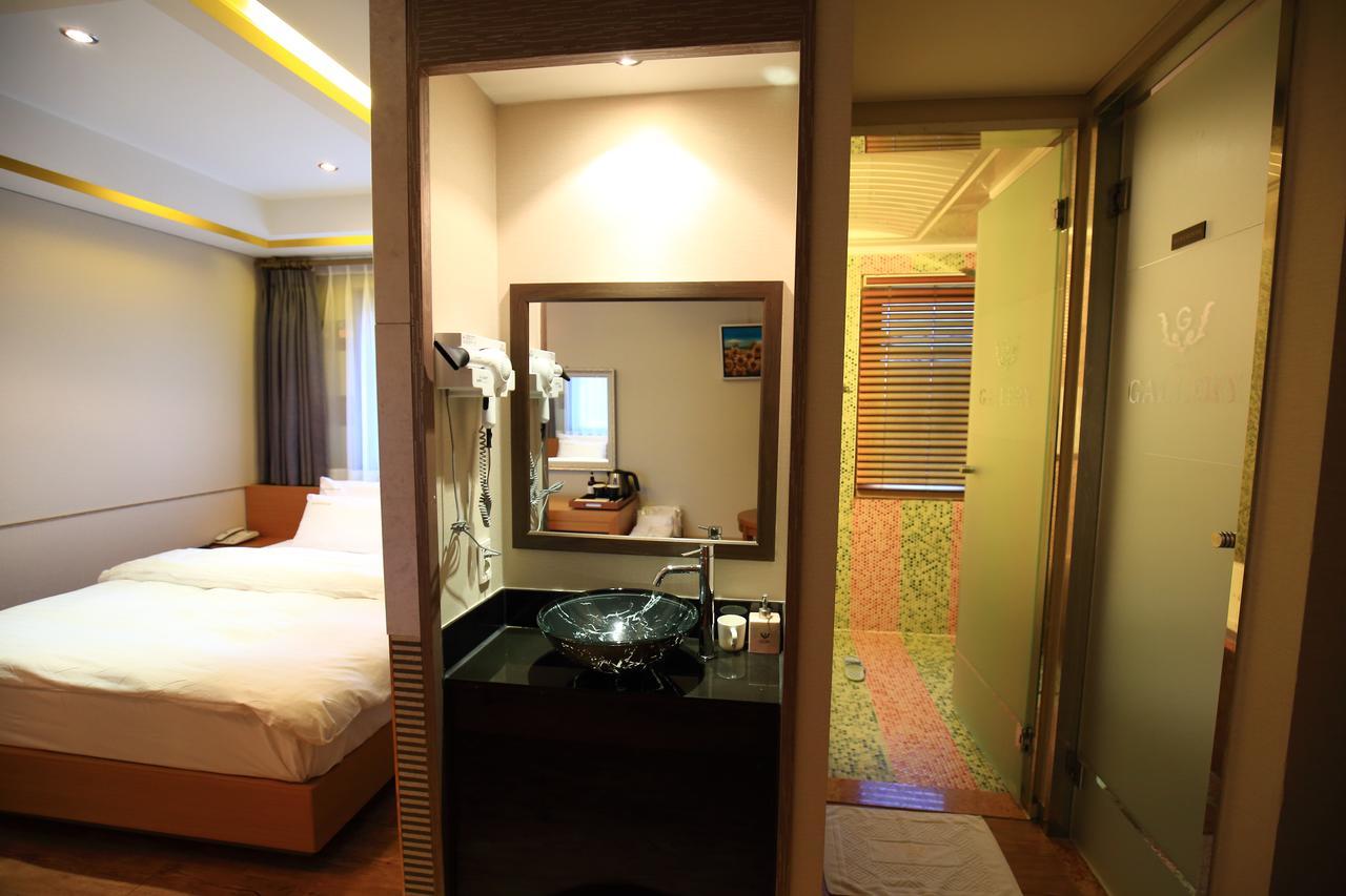 Gallery Tourist Hotel Tongyeong Eksteriør billede