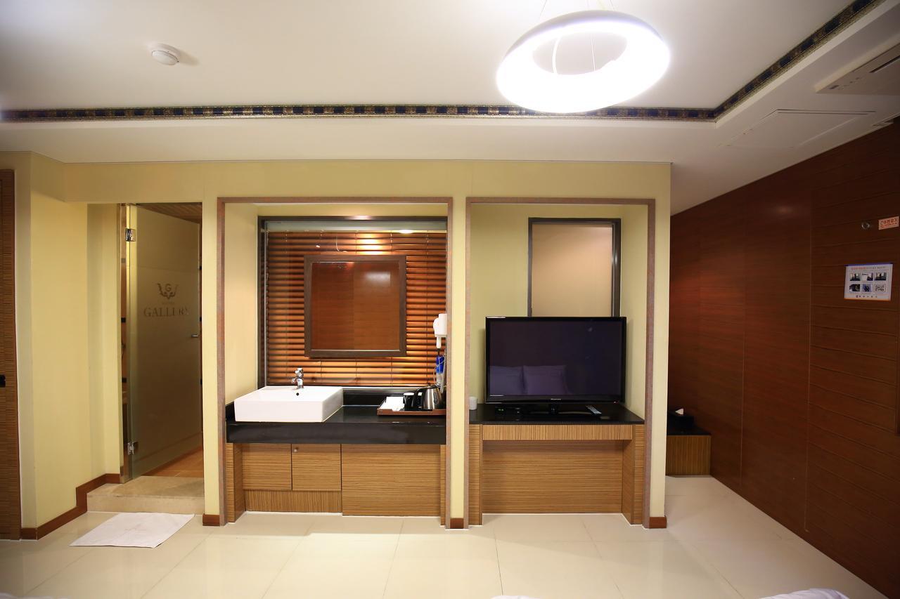 Gallery Tourist Hotel Tongyeong Eksteriør billede